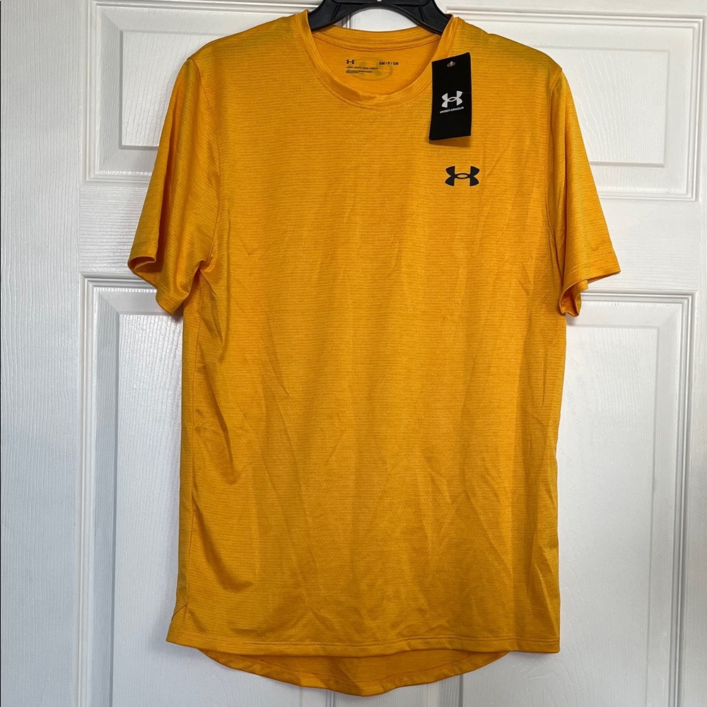 Under Armour Men’s Training Vent Short Sleeve T‑Shirt Gold Color Size S - NWT